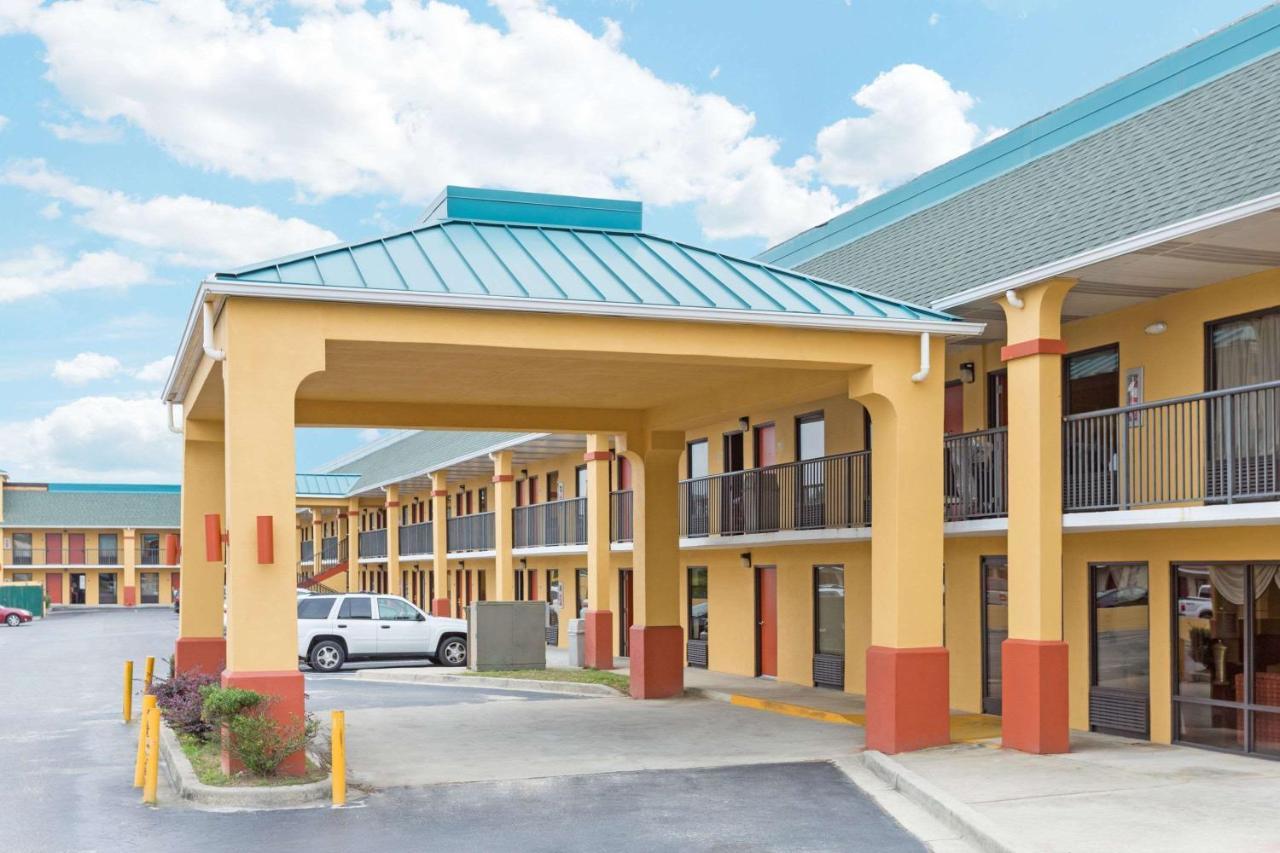 Super 8 By Wyndham Orangeburg Near I-26 Otel Dış mekan fotoğraf